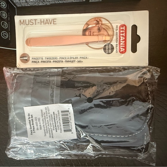 Urban Decay Makeup & Beauty Bundle! - Picture 5 of 7